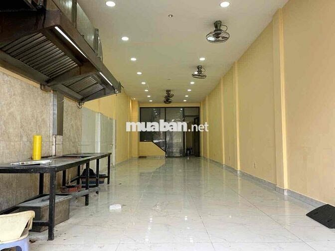 Cho thuê nhà MT 746 Sư Vạn Hạnh Q10, 4x18m, Trệt 2 lầu ST, giá 85tr