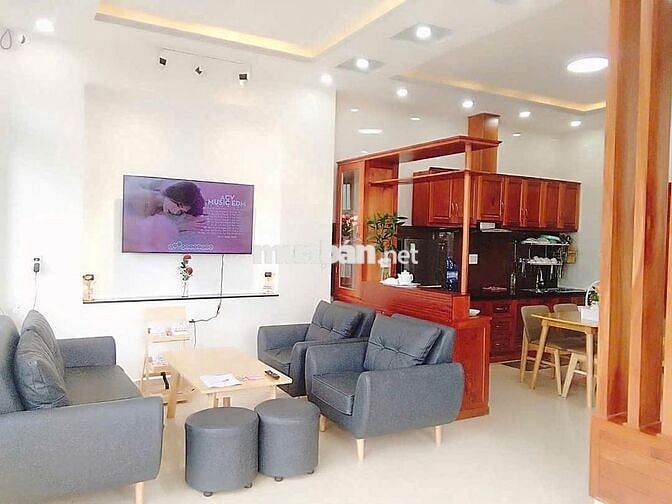 CHO THUÊ VILLA SÂN VƯỜN NGÔ TẤT TỐ P8 ĐÀ LẠT