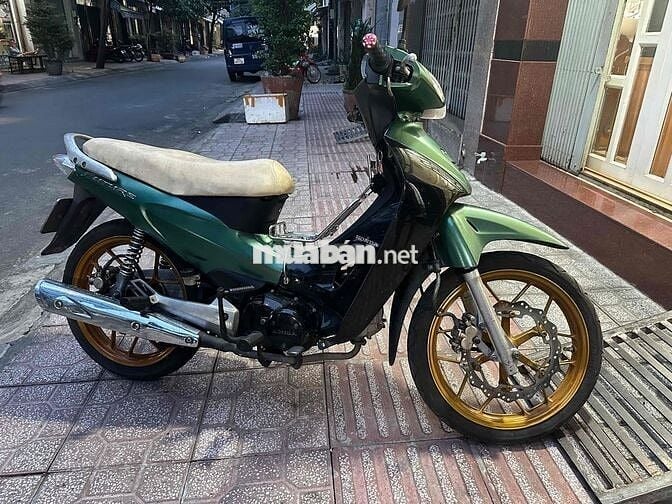 future 2 xe bố đi