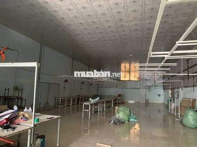 Cho thuê nhà xưởng mặt tiền 10*32, 1/ Phan Văn Hớn xã Bà điểm hóc môn