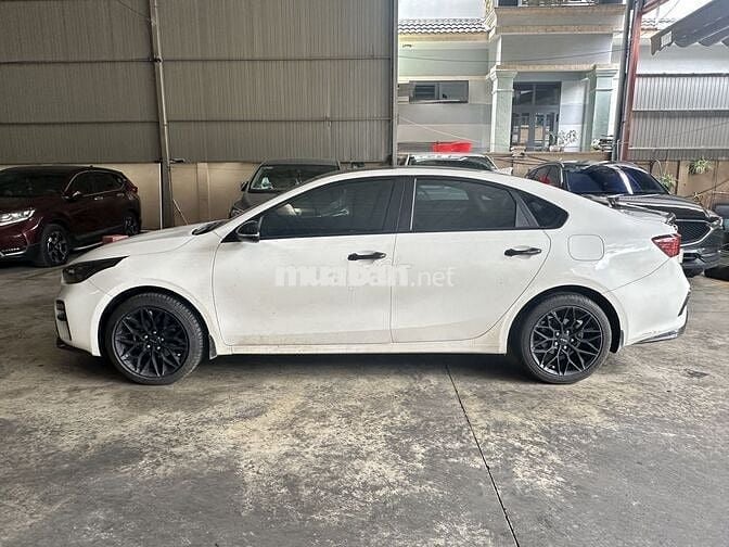 Kia Cerato 2019 1.6 AT Luxury - 15 km