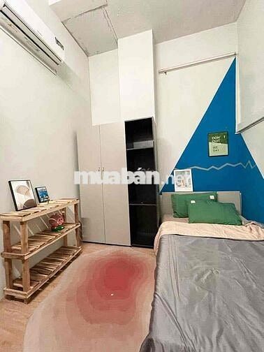 CHDV 2PN ngay Sân Bay , Cửa Sổ Trời , ban Công Free Xe