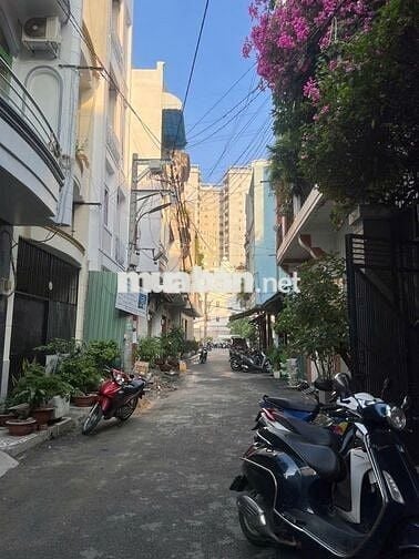 Hẻm 1 xẹt Nguyễn Sơn ngay CC Phú Thạnh, 2 tầng, giá bao xịn ***