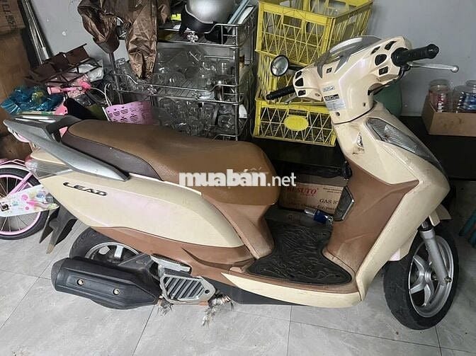 Vì ít đi nên mình bán lại xe lead . Mình ở tp bmt