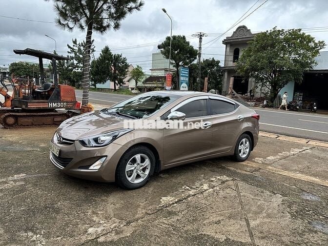 Hyundai Elantra 2015 1.6 MT - 112000 km
