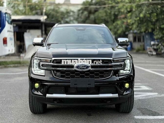 Ford Everest 2024 Titanium 2.0L 4x2 AT - 10000 km