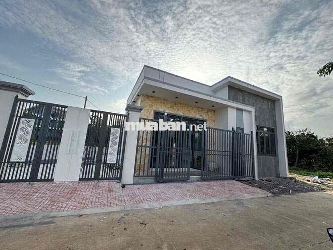 🏡 NHÀ MỚI HOÀN THIỆN – PHƯỜNG BÌNH LỘC, TP. LONG KHÁNH