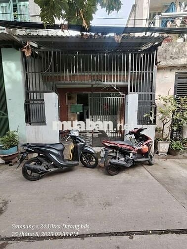 6tr chốt cọc 1thang nhà cấp 4 dt 4×12 kd nhỏ ok hẻm xe hơi thông2pn1wc