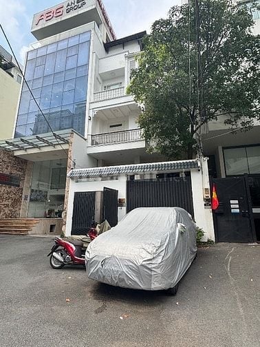 Hầm + 5 tầng nội khu Nguyễn Văn Trỗi Phú Nhuận giá chỉ 49 tỷ