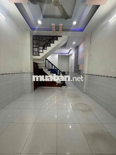 nhà trệt 2 lầu sân thượng có 4 phòng ngủ 3wc