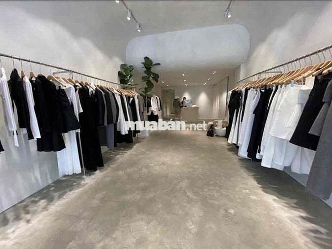 Cho thuê nhà MT 57 Nguyễn Trãi Q1, 4x22m, Trệt lầu Sân thượng TL
