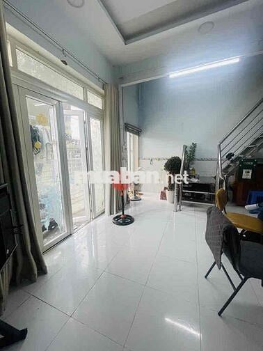 Nóng- BÁN NHÀ 2 tầng NGAY CHỢ THỦ ĐỨC-LINH TÂY 85m2(8,5x10 CHỈ 5.2 TỶ