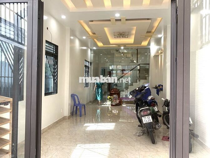 Nhà Lô góc mới thoáng y hình hẻm xe hơi thông 3 lầu 4 x 20