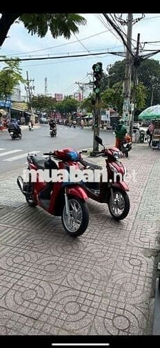 Xe tay ga màu đỏ