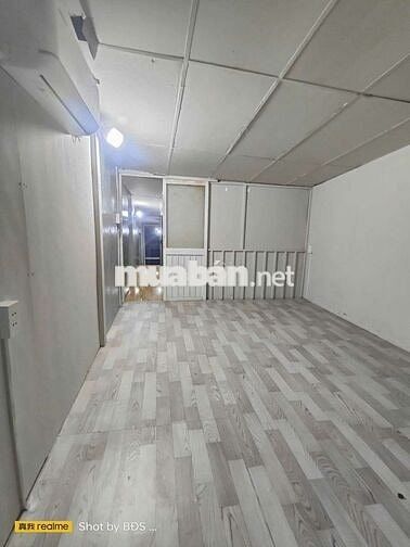 Nhà mặt tiền đường thích hợp ở 7người hoăc kinh doanh 9 tr/ tháng