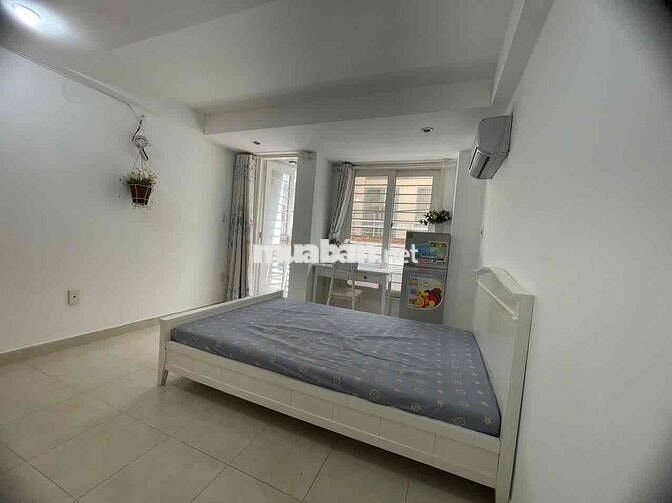 Cho Thuê Phòng STudio ban công gần đại học kinh tế Q10