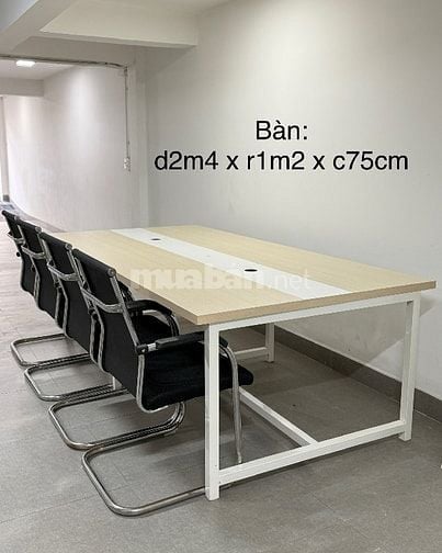 1 bàn văn phòng lớn và 4 ghế (bàn d2m4, r1m2)