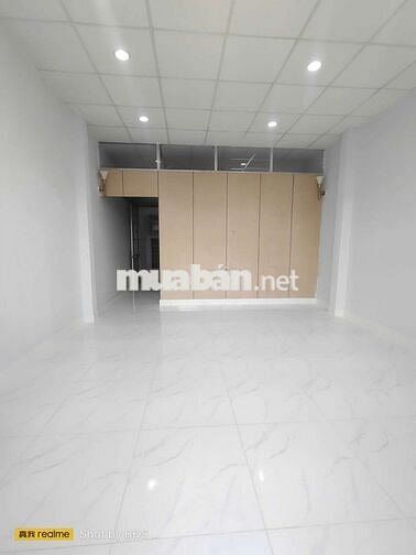 Nhà mới 2 tầng gần đại học luật QL13, 8,5tr/tháng