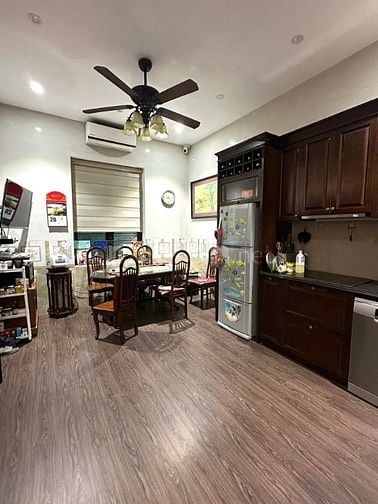 Bán nhà phố Võng Thị 90m2, 4 tầng, ngõ thông, ở luôn. 18 tỷ