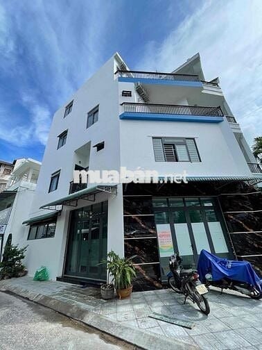BÁN NHÀ  2 MẶT TIỀN  TRUNG TÂM NHA TRANG CÁCH BIẾN 700m