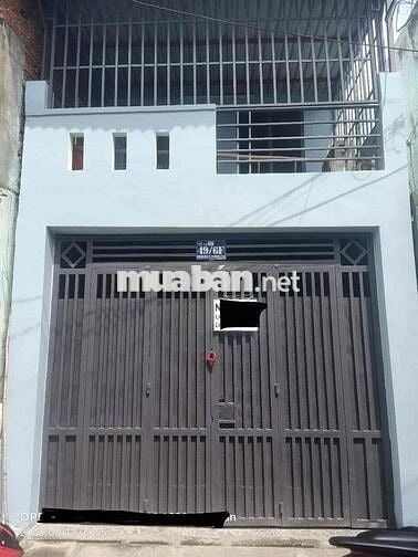 Nhà ở Hẻm rộng,DTSD 96m2, 3 phòng ngủ,2 vệ sinh,1 p khách, 1 ban công
