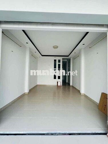 Nhà Sạch Sẻ DT 110m2 1Trệt 1Lầu 2pn 2Wc Hẻm Ôtô Nhà Rất Thông Thoáng