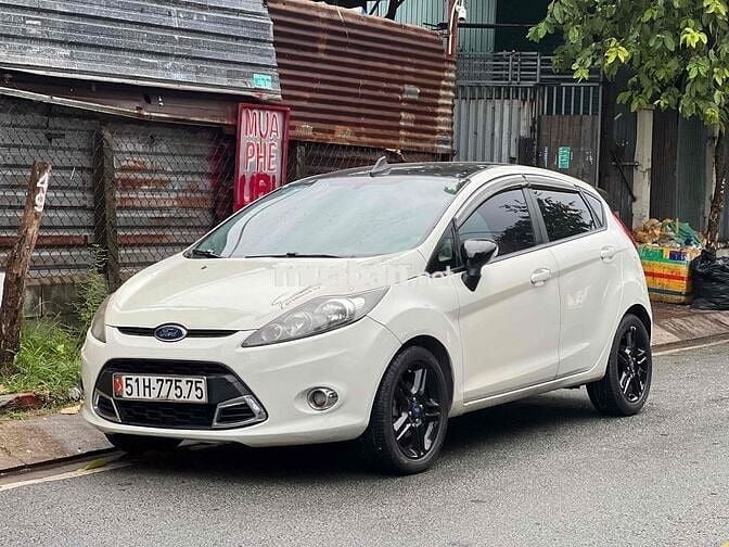 Ford Fiesta 2011 1.6 AT Sedan - 130000 km