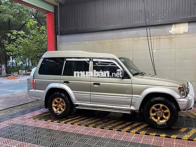 Mitsubishi Pajero 2004 - 7 chỗ V33 đẹp lắm