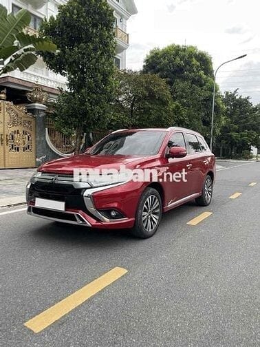 Mitsubishi Outlander 2.0CVT 2023 chính chủ từ mới