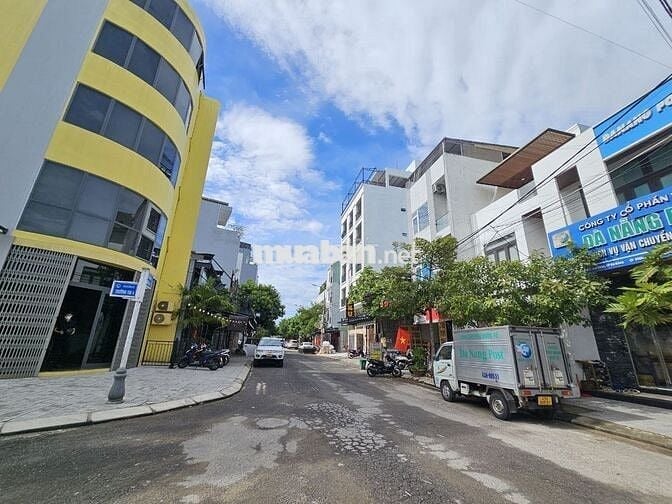 Bán đất đường Trường Thhi 4, ngay cổng sân bay, trung tâm Tp Đà Nẵng.