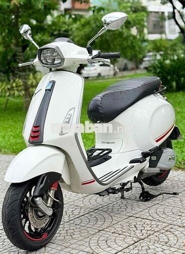 Vespa spinrt đèn led cuối 2020. biển 43