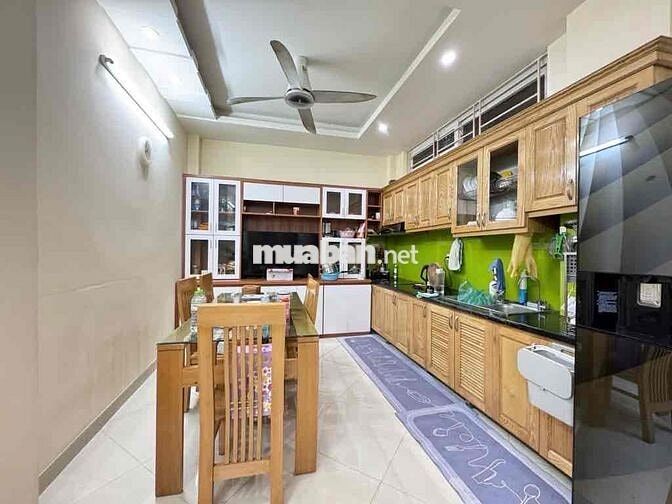 BÁN NHÀ PHÁO ĐÀI LÁNG- 40M2 - 10,2 Tỷ - 6 NGỦ - LÔ GÓC- 10M RA Ô TÔ