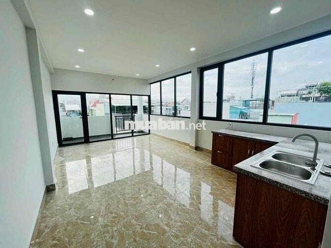 SIÊU PHẨM STUDIO FULL NỘI THẤT VIEW KÍNH BAN CÔNG CAO CẤP GẦN HUIT