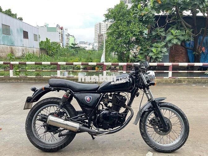 Suzuki GN cafe racer