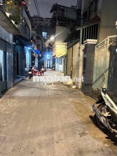 nhà ở 3 lầu ❤️195/2bis Tôn Thất Thuyết Q4