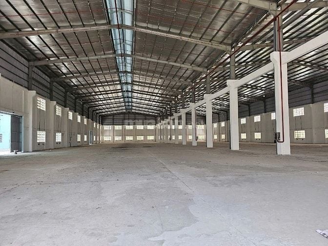 Kho xưởng mới xây, diện tích: 5.400m2 CCN Bến Lức,Long An,PCCC tự động