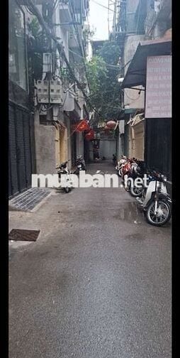 Tôi cần bán nhà mặt ngõ Trường Chinh 5tầng thang máy full nội thất.