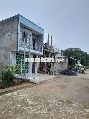 Bán dãy trọ mới xây đường 8m thông, KDC Tân Đức,cho thuê 10,5tr/tháng