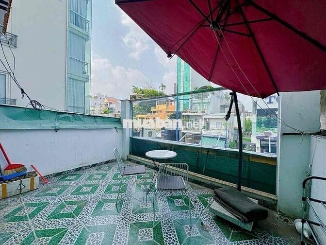 NGAY CHÂN CẦU KIỆU SÁT Q3, 2PN, BAN CÔNG RỘNG, CÓ THANG MÁY, PHÚ NHUẬN