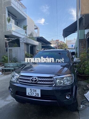 Toyota Fortuner 2009 2.7V 4x4 AT - 110000 km