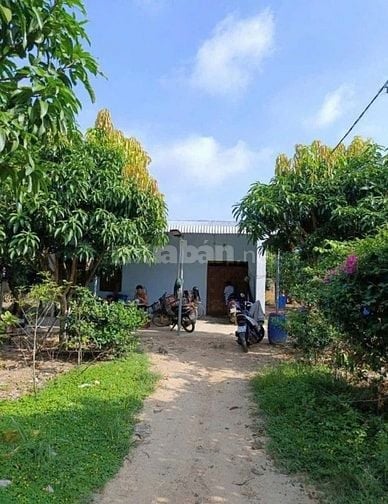 Bán Đất Thổ Vườn có nhà cấp 4_ dt 2540m2, Giá rẻ 600 triệu, Gần UB xã