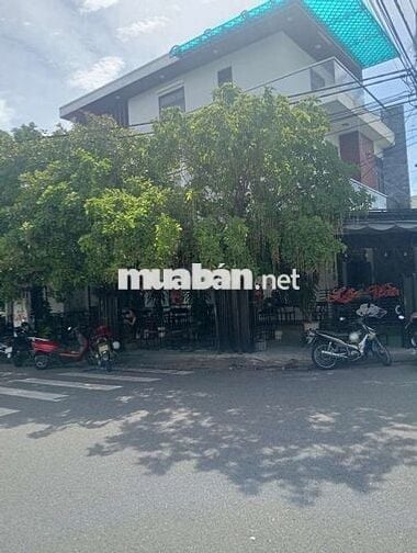 Bán căn nhà cấp 4.kien co . gần chợ non nước.cach biển tan trà 2k
