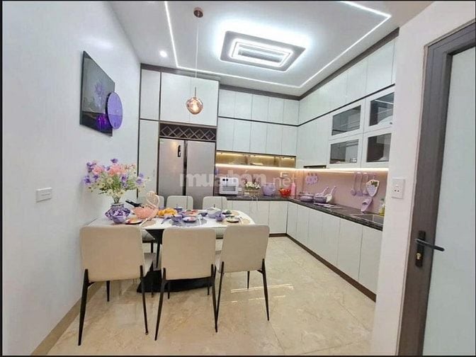 BÁN NHÀ ĐẸP PHỐ HỒNG MAI 4 TẦNG 5 NGỦ  – FULL NỘI THẤT 