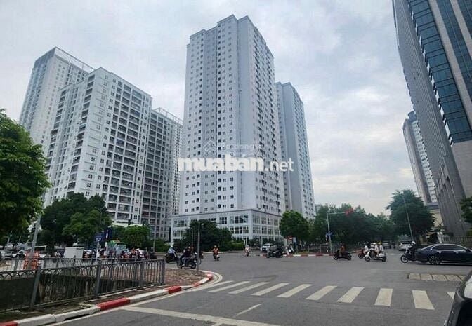 Bán căn hộ toà 30T2 Bán CH KĐT Nam Trung Yên,76m2, 3N,2WC, giá 4,3 tỷ.