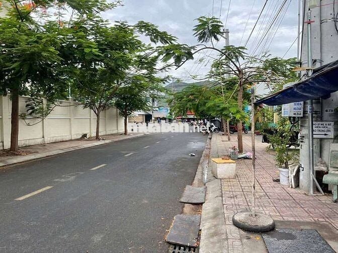 ĐẤT 28X23 CÓ NHÀ 100M2. TÂN QUÝ TÂY. HUYỆN BÌNH CHÁNH