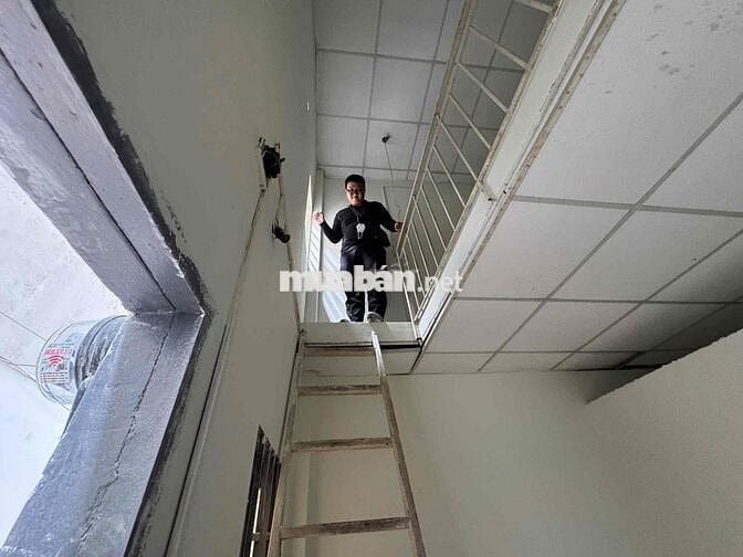 Phòng Trọ Giá Rẻ Cửa Sổ Trời, Gác Cao Đứng Được Gần Công Viên Phần Mềm