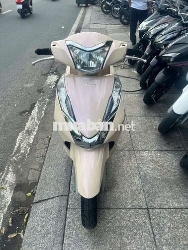 Honda lead Fi 2016 mới 90% biển số thành phố