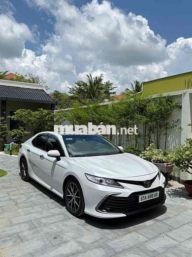 Toyota Camry 2022 2.5 Q - Odo 5.6 vạn 1 chủ từ đâu