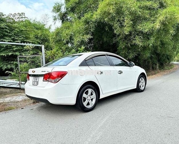 Cần bán Chevrolet Cruze 2013 LTZ 1.8 tự động 240tr