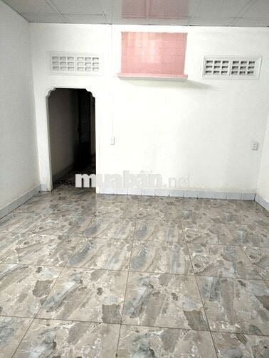 cho thuê nhà cấp 4 có gác, hẻm xe hơi, đường số 10 Linh Xuân